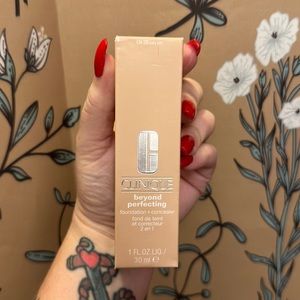 Clinique beyond perfecting foundation plus concealer in CN 28 ivory